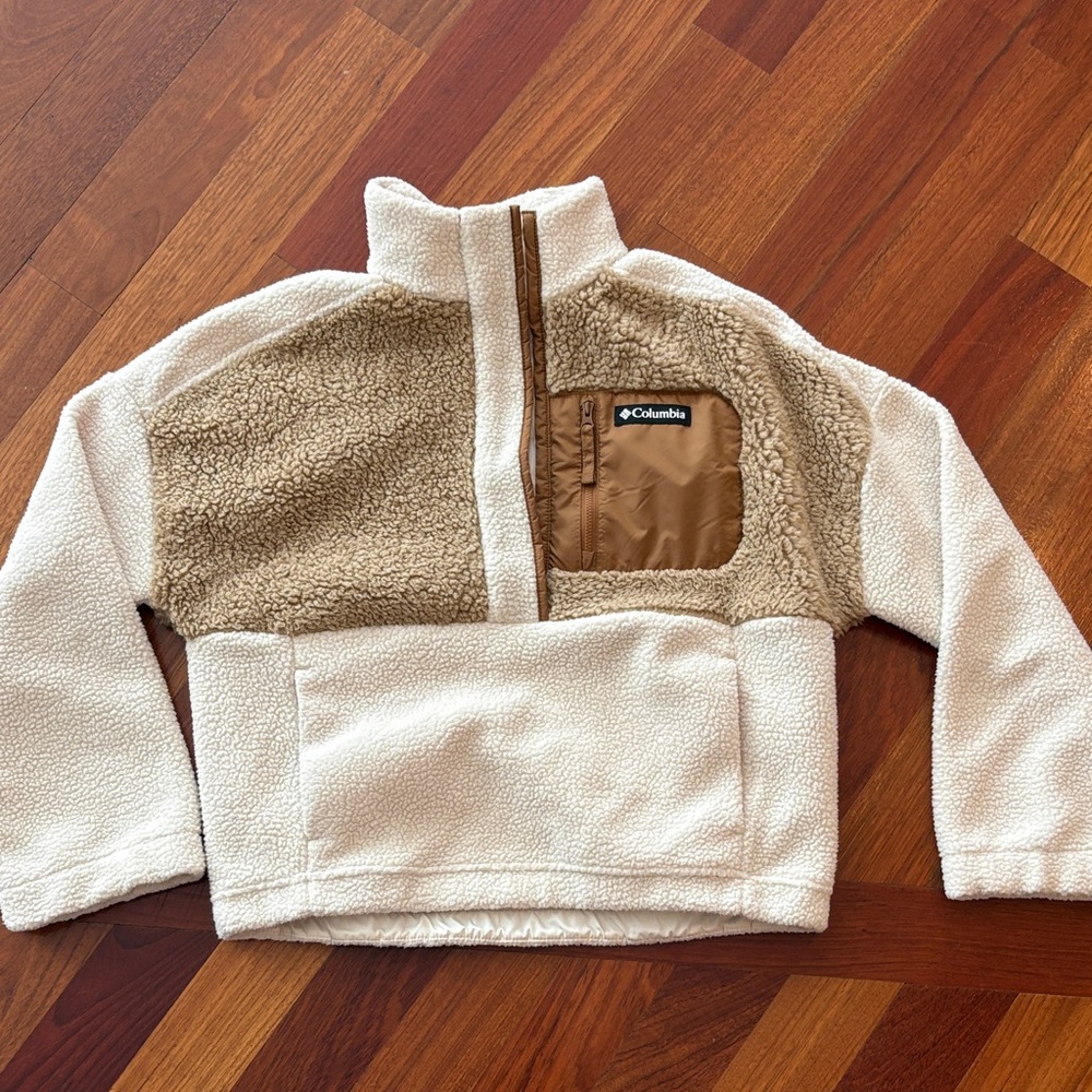 Columbia Two-Tone Fleece Jacket in Cream and Tan